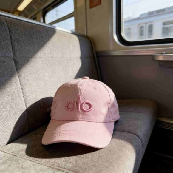 ALO YOGA OFF-DUTY CAP BRAND NEW - Picture 4 of 5